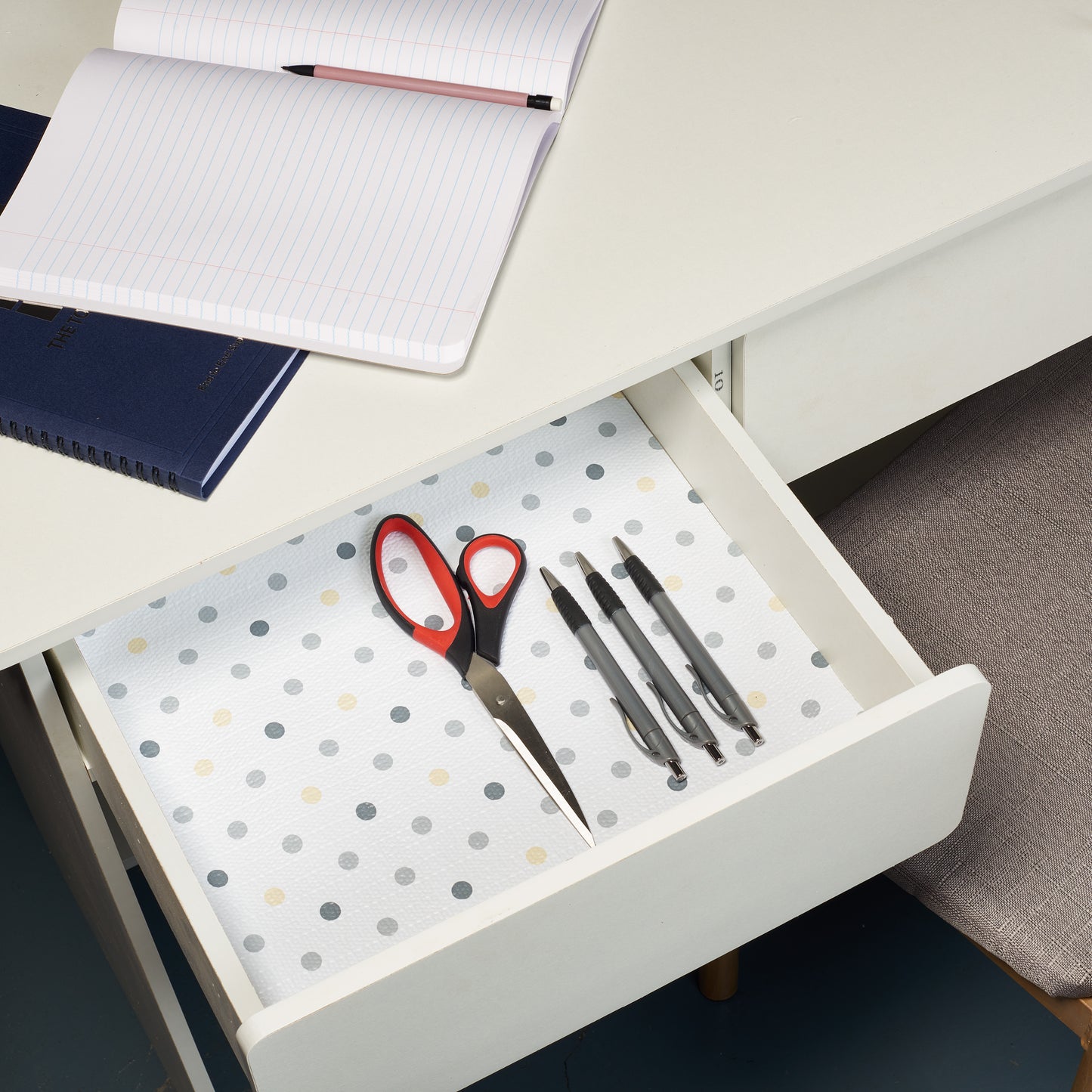 Con-Tact® Brand Grip Prints™, Non-Adhesive, Dottie Gray