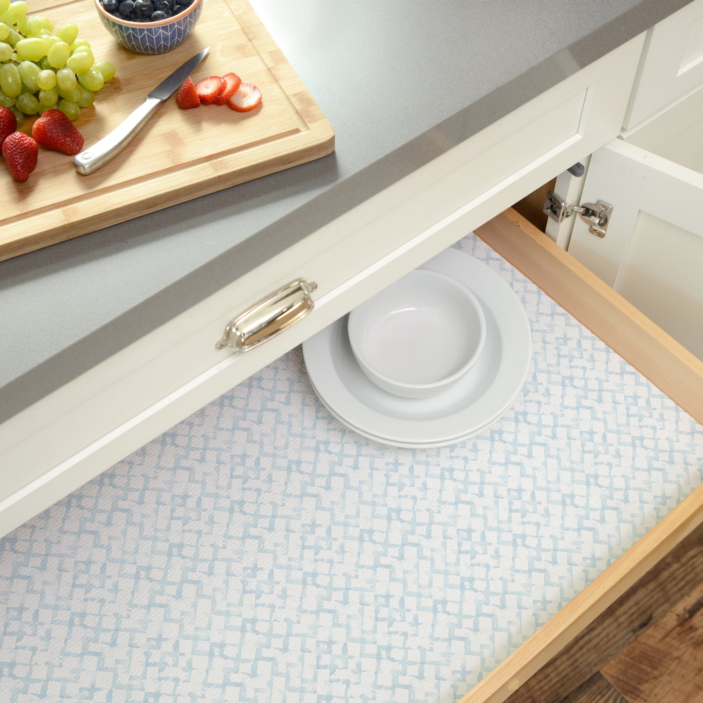 Con-Tact® Brand Grip Prints™, Non-Adhesive, Faded Trellis Blue