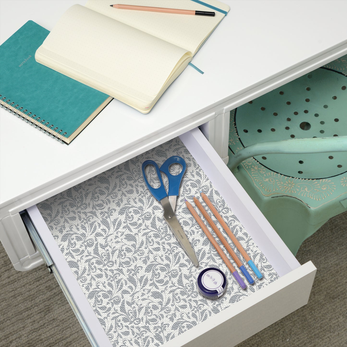 Con-Tact® Brand Printed Grip – Grip Shelf Liner, Provence Gray On White