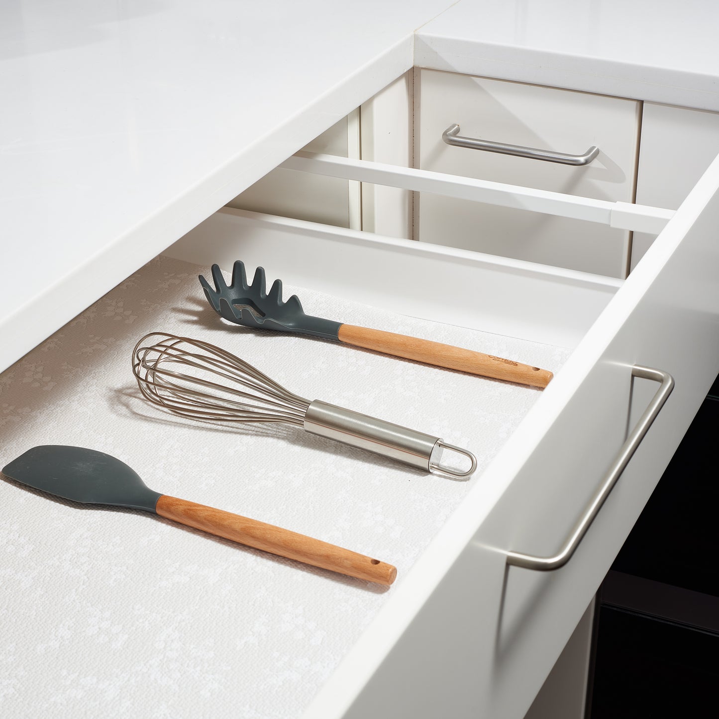 Con-Tact® Brand Grip Prints Premium™, Non-Adhesive, Silhouette White