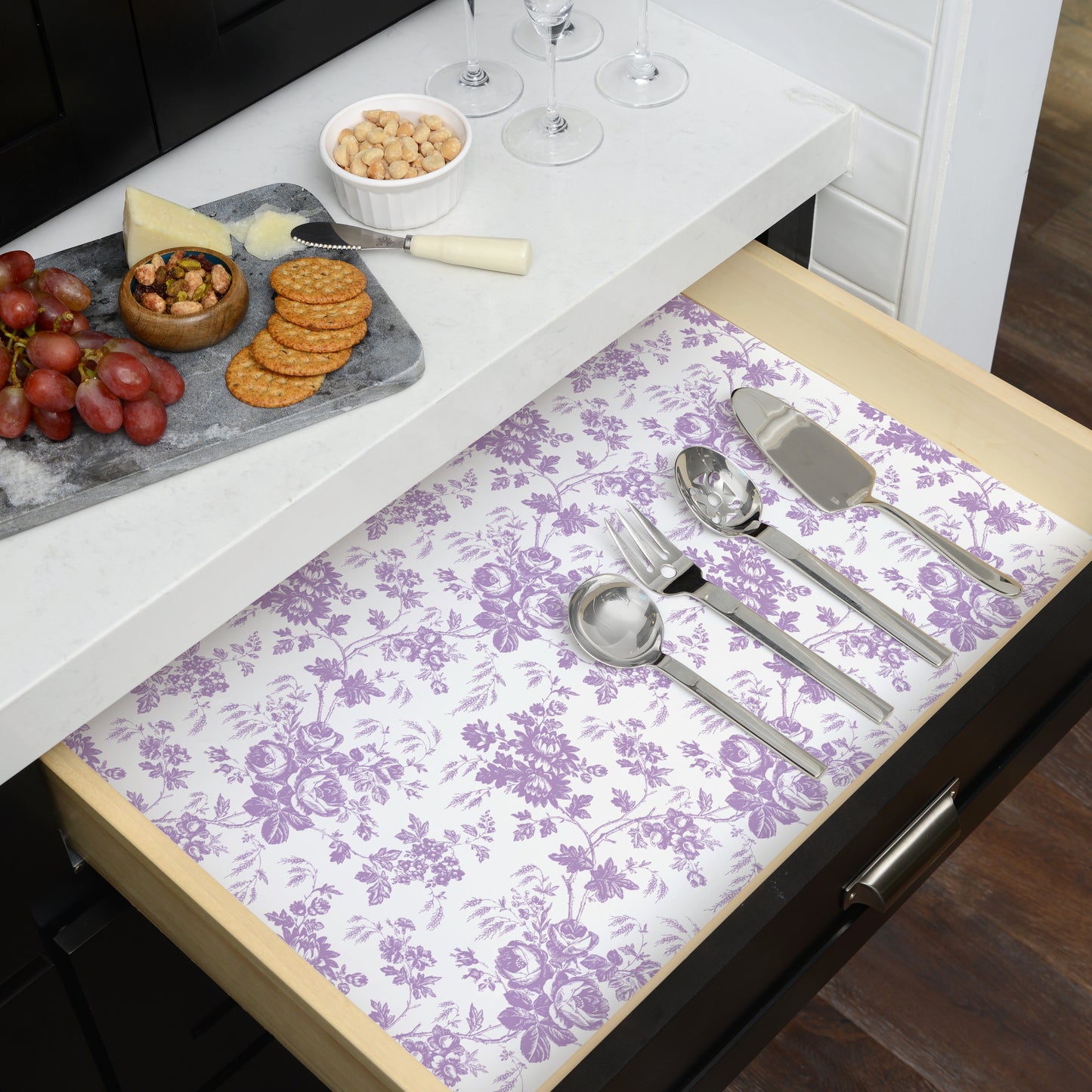 Con-Tact® Brand Creative Coverings™, Toile Lavender