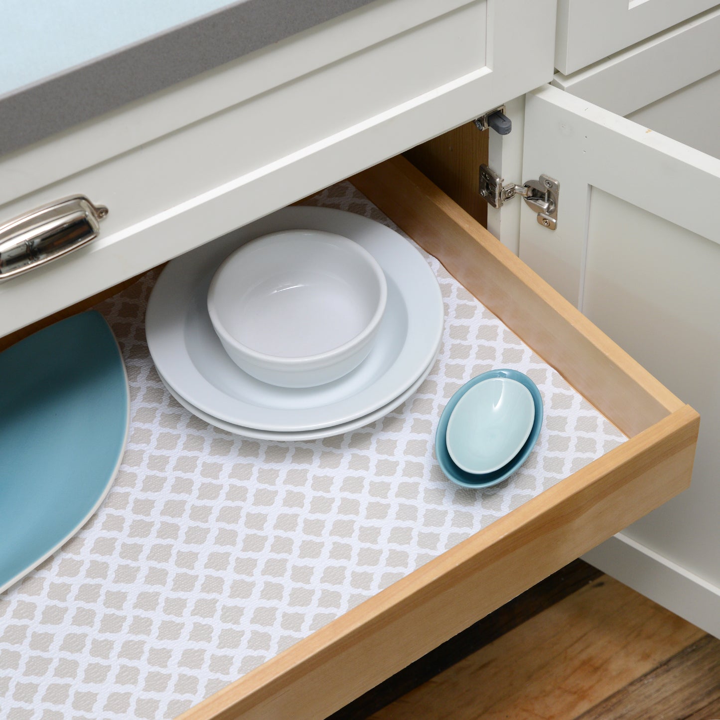 Con-Tact® Brand Creative Covering™ Talisman Pale Gray
