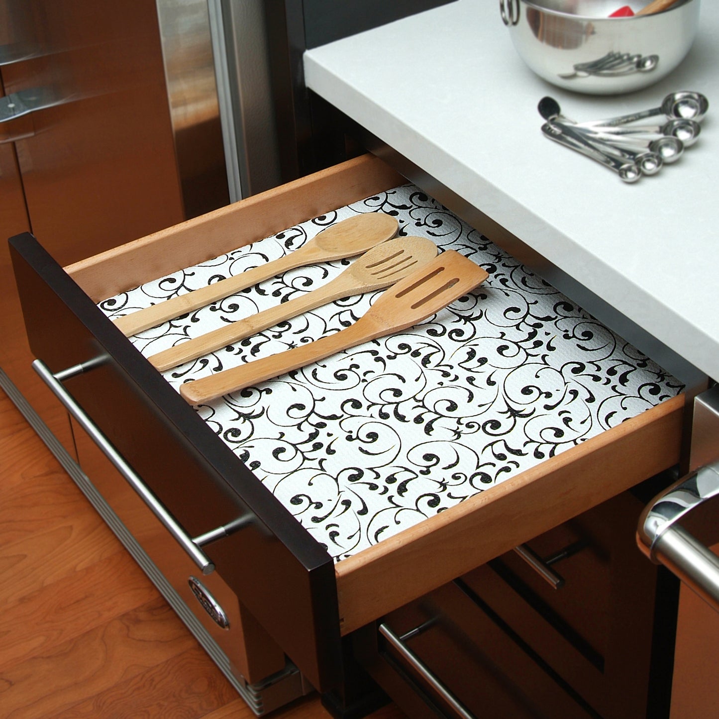 Con-Tact® Brand Creative Covering™, Virtu Black